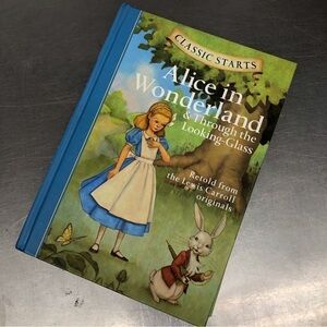 Classic Starts: Alice in Wonderland & Through the Looking-Glass, Hardback book